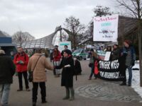 Protest gegen Turbinenlieferung an Großstaudämme (Belo Monte in Brasilien und Agua Zarca in Honduras) bei der Siemens-Hauptversammlung 2014
