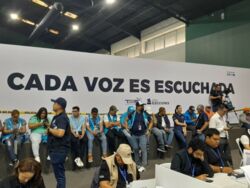 Bei der Endauszählung in El Salvador steht das Motto der diesjährigen Wahlen über den Köpfen: "Jede Stimme wird gehört"