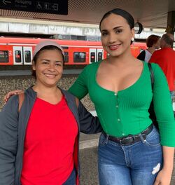 Solidarität und Austausch über Grenzen hinweg: Juana Zúniga aus Honduras und María Victoria („Mariposa“) Leguizamo aus Kolumbien nach einem Treffen in Hannover.