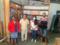 Während des Besuchs vom Ökubüro bei Pablo Lopez. Mit Yolanda Pérez, Patricia Rendon und Emilie De Wolf (Oaxaca, Juli 2021).