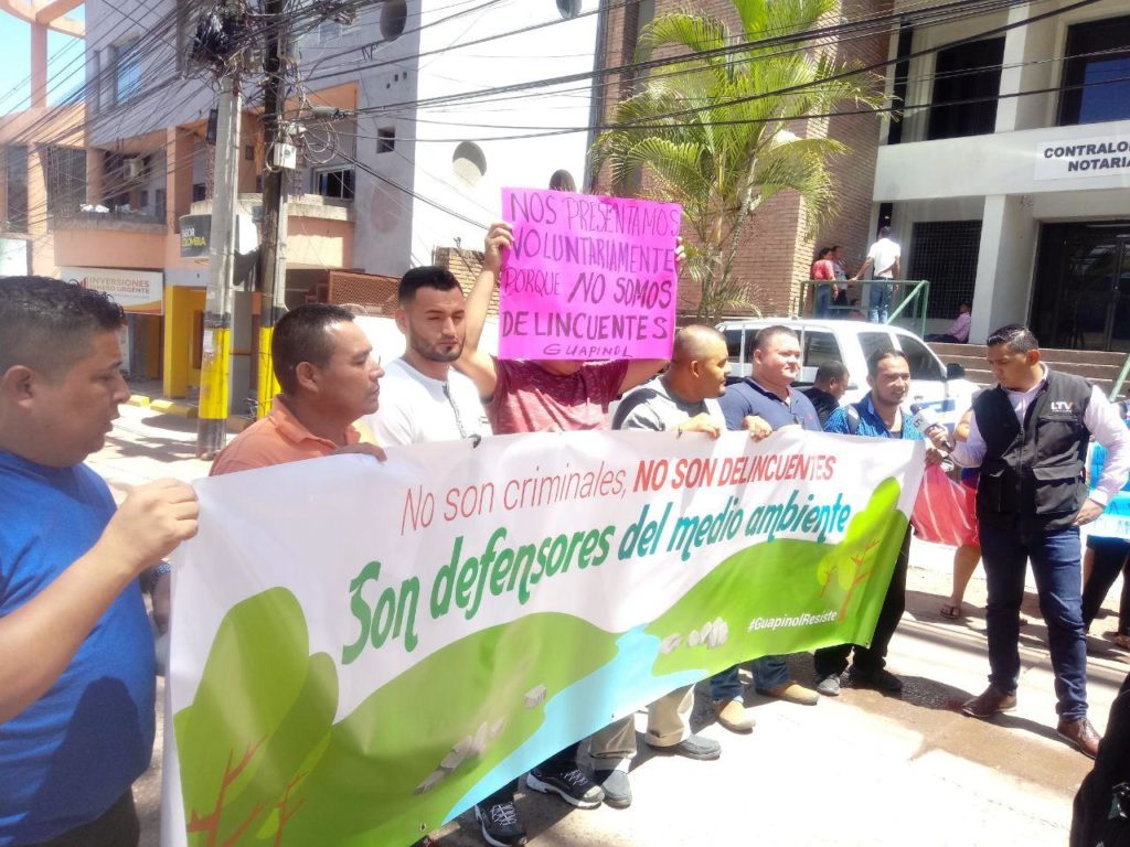 "Keine Kriminellen, sondern Umweltschützer": Aktivisten aus Guapinol stellen sich freiwillig der Justiz - und werden als angebliche Schwerverbrecher weggesperrt